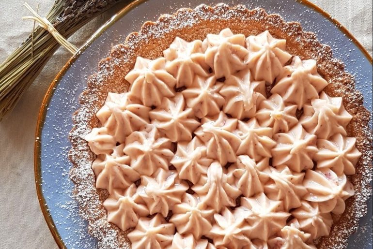 Crostata di crema pasticcera alle fragole